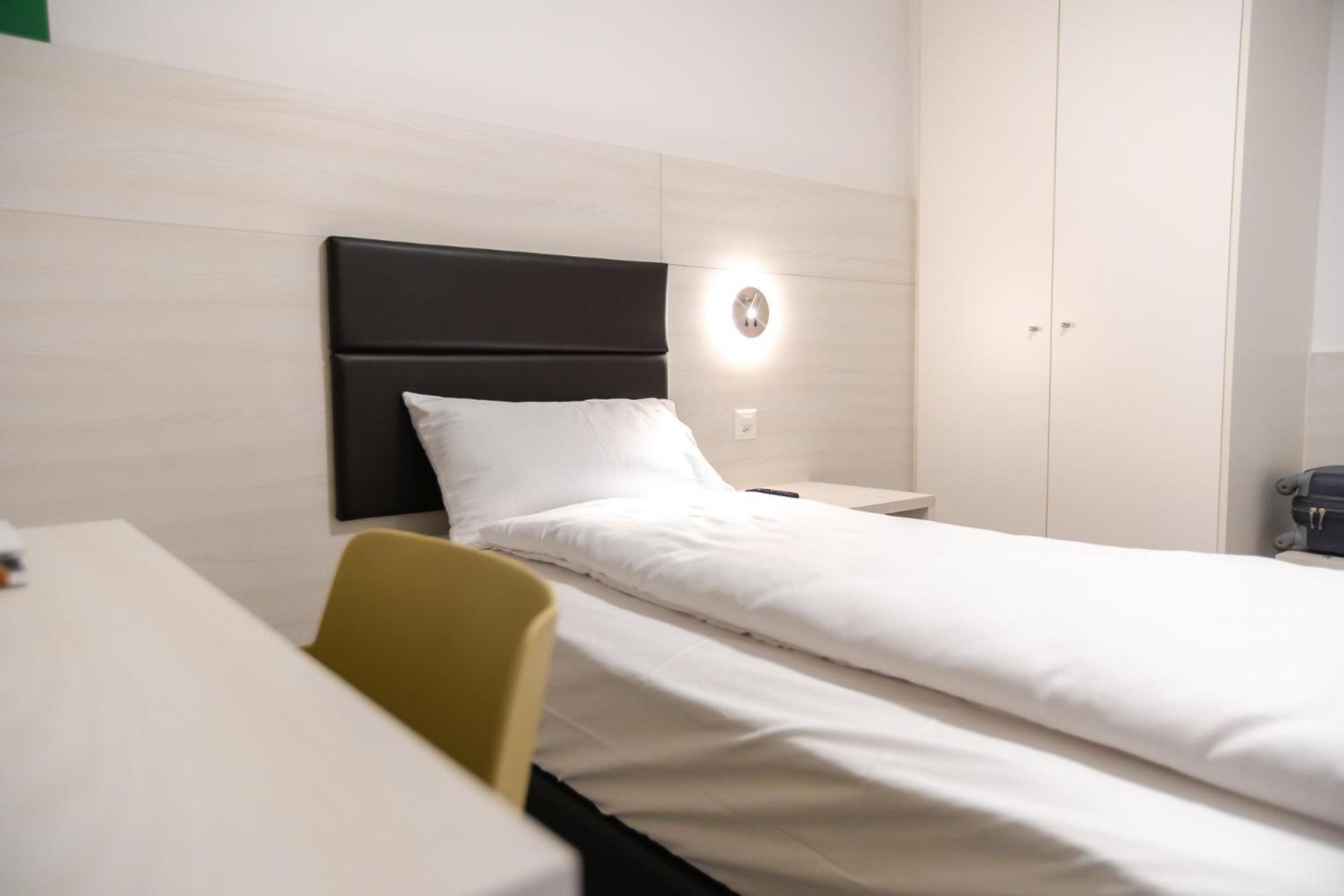 Miralago Locarno Easy Rooms Muralto Zimmer foto